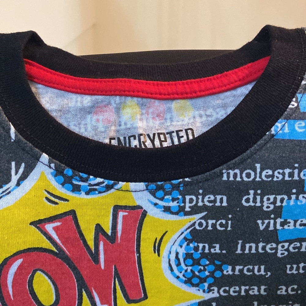 T-Shirt - Picture 2 of 4